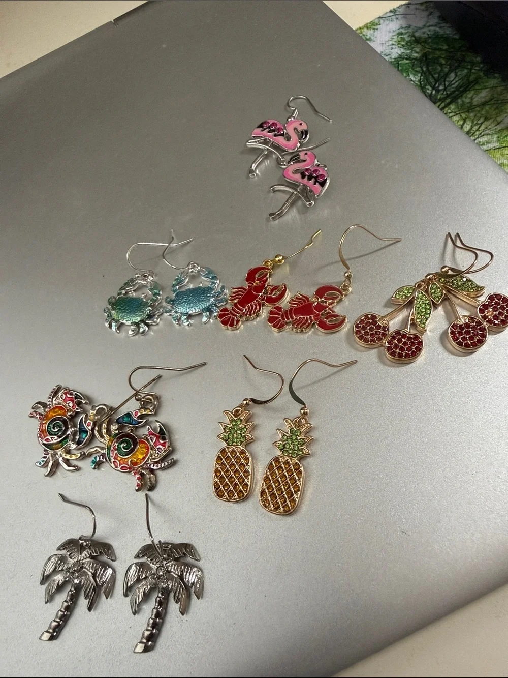 Super cute wire vacation earring grouping NWOT. 7 pairs